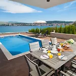 Luxury Beachfront Trogir: Oceanside Retreat With Pool & Gym