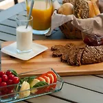 Villa Luxury Beachfront Trogir: Oceanside Retreat With Pool & Gym *