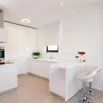 Luxury Beachfront Trogir: Oceanside Retreat With Pool & Gym *