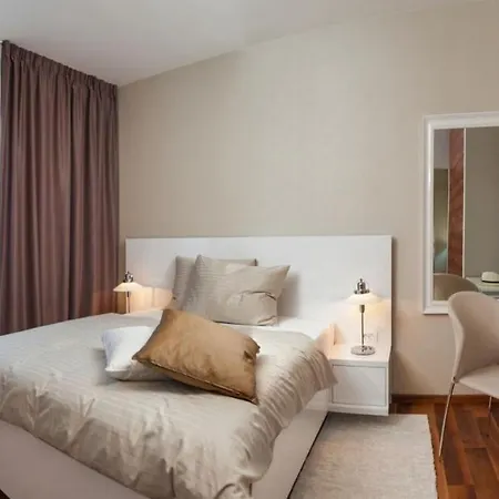 Luxury Beachfront 1 With Private Pool, Jacuzzi And Gym At The On Ciovo - Okrug Gornji Villa Trogir