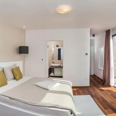 Luxury Beachfront 1 With Private Pool, Jacuzzi And Gym At The On Ciovo - Okrug Gornji Villa