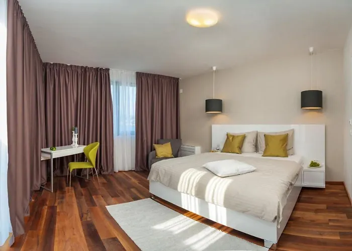 Luxury Beachfront 1 With Private Pool, Jacuzzi And Gym At The On Ciovo - Okrug Gornji * Трогір