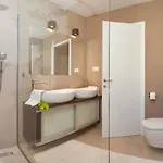 빌라 Luxury Beachfront Villa Trogir 1 On Ciovo With 2 Pools