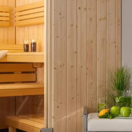 Βίλα Luxury Beachfront 1 With Private Pool, Jacuzzi And Gym At The On Ciovo - Okrug Gornji *