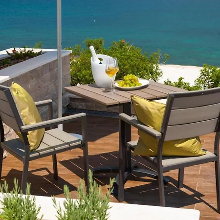 Luxury Beachfront 1 With Private Pool, Jacuzzi And Gym At The On Ciovo - Okrug Gornji