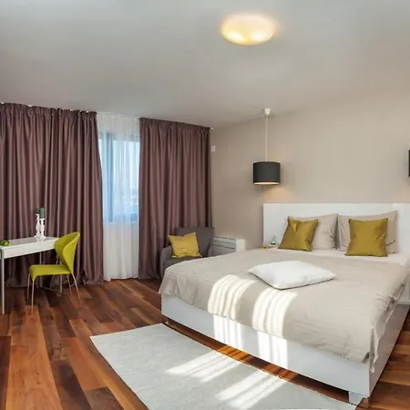 Luxury Beachfront 1 With Private Pool, Jacuzzi And Gym At The On Ciovo - Okrug Gornji * Trogir